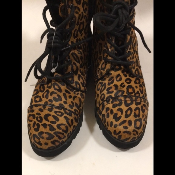 NWOB Donald J Pliner Camren Leopard-Print Hiker Boots - Picture 10 of 16